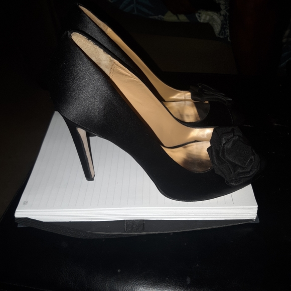 Badgley Mischka Satin Peep Toe Pumps - Picture 2 of 5